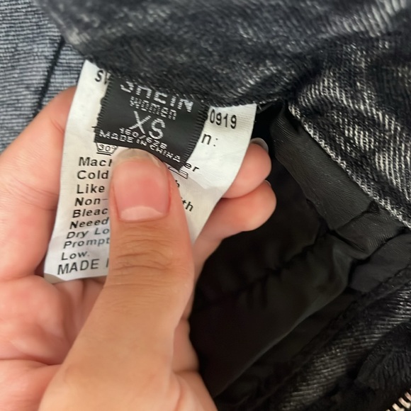 NEVER WORN Size XS Black washed jean shorts - Picture 3 of 3